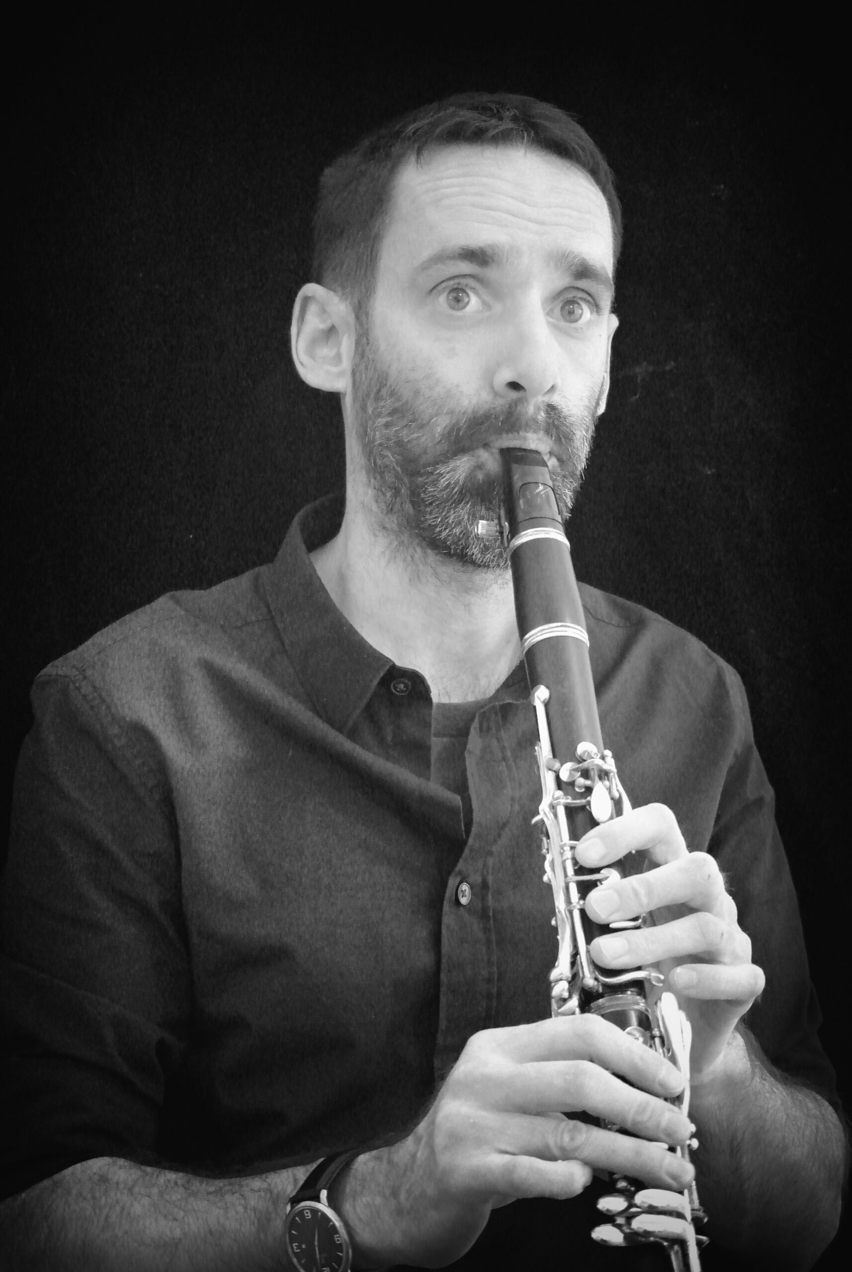 Damien sérieuse